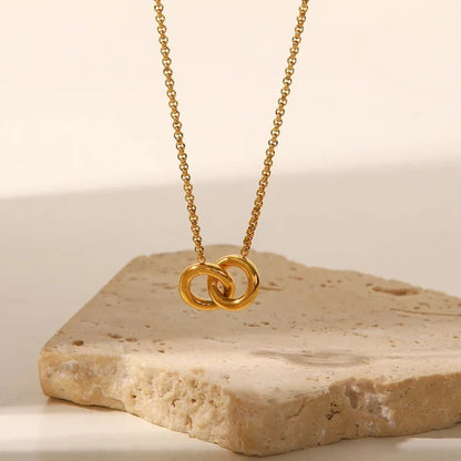 Interlocking Hoops Necklace